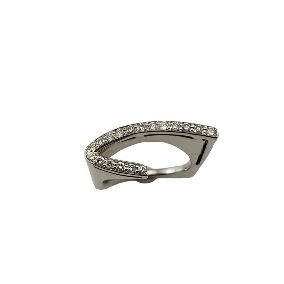 Vintage 18 Karat White Gold and Diamond Ring Size 7 #10097 - Picture 1 of 10